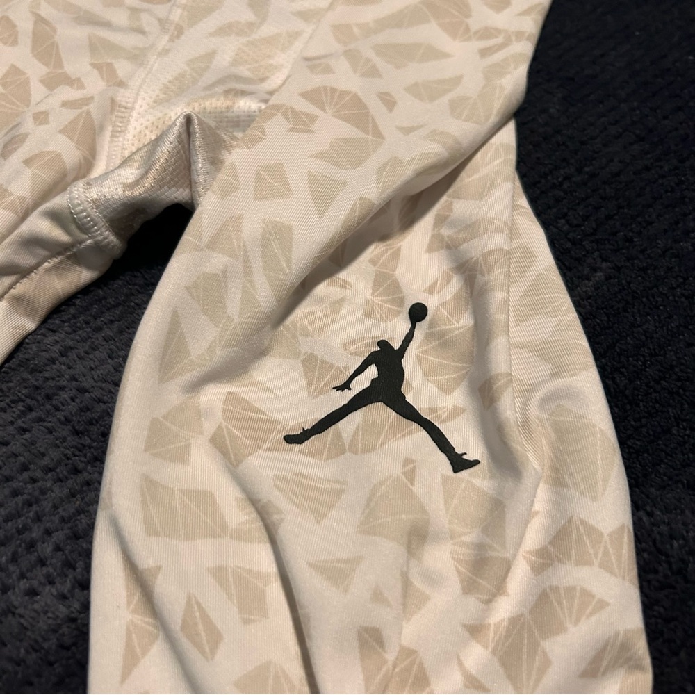 Nike Jordan Training Tights‎ Beige White Boy's size Medium M Base Layer - Picture 4 of 9